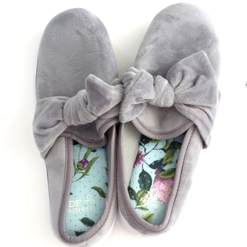 Dearfoams Grey Microfiber V Sleet Slip On Shoes Size 10